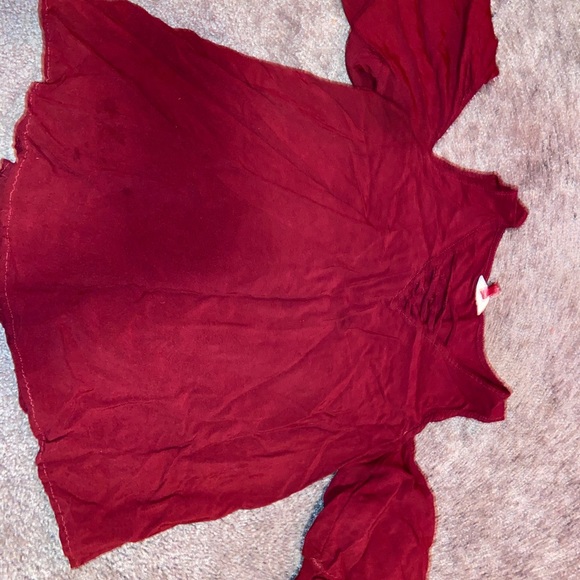 Maroon - Picture 2 of 3